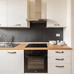 Elegant Central Design Apartment - Parking