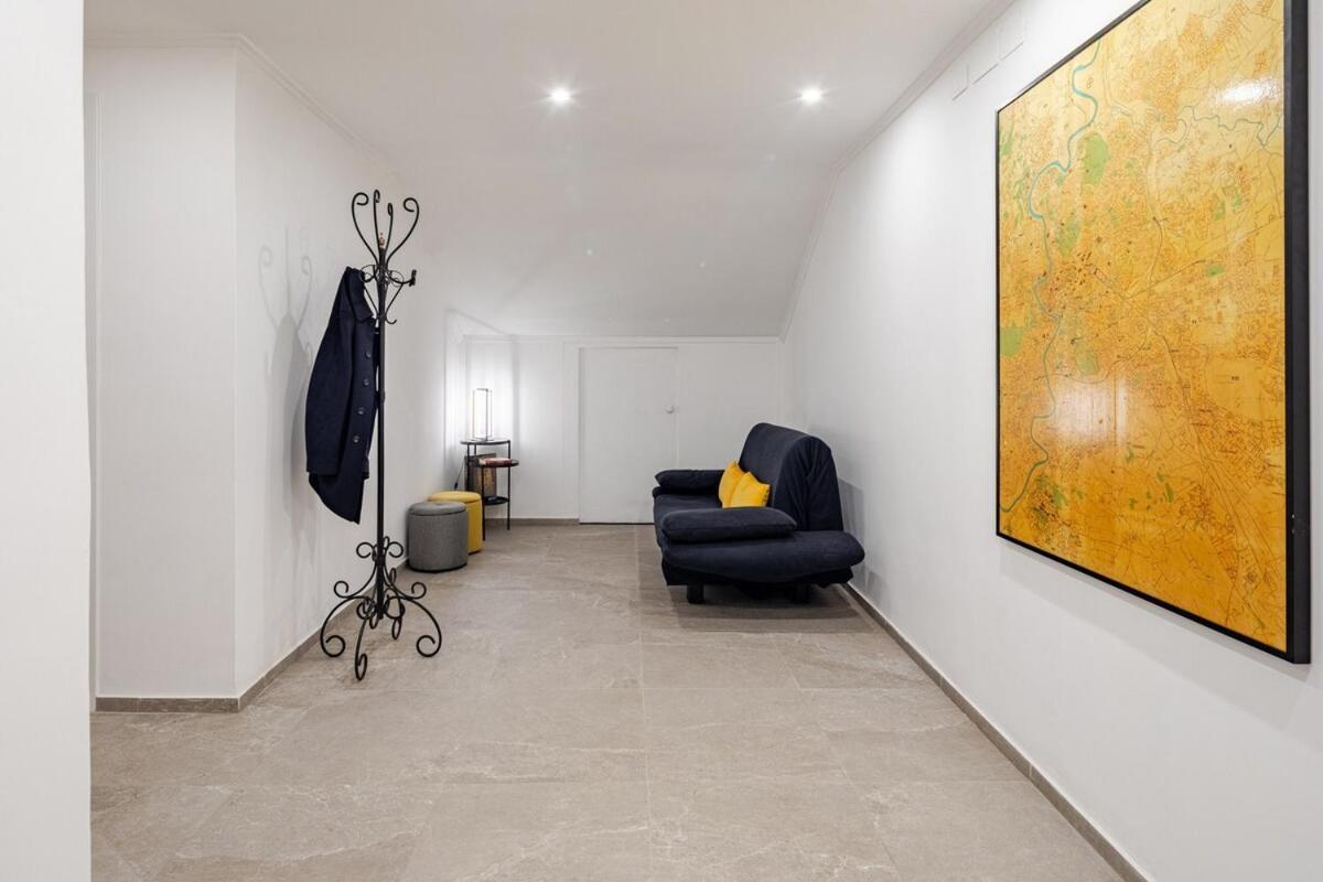 Apartment Elegant Design - Parking *