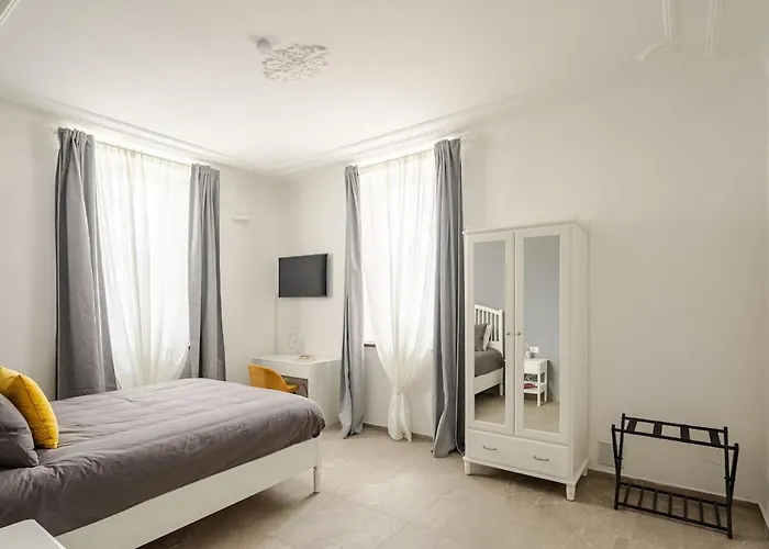 Elegant Central Design Apartment - Parking